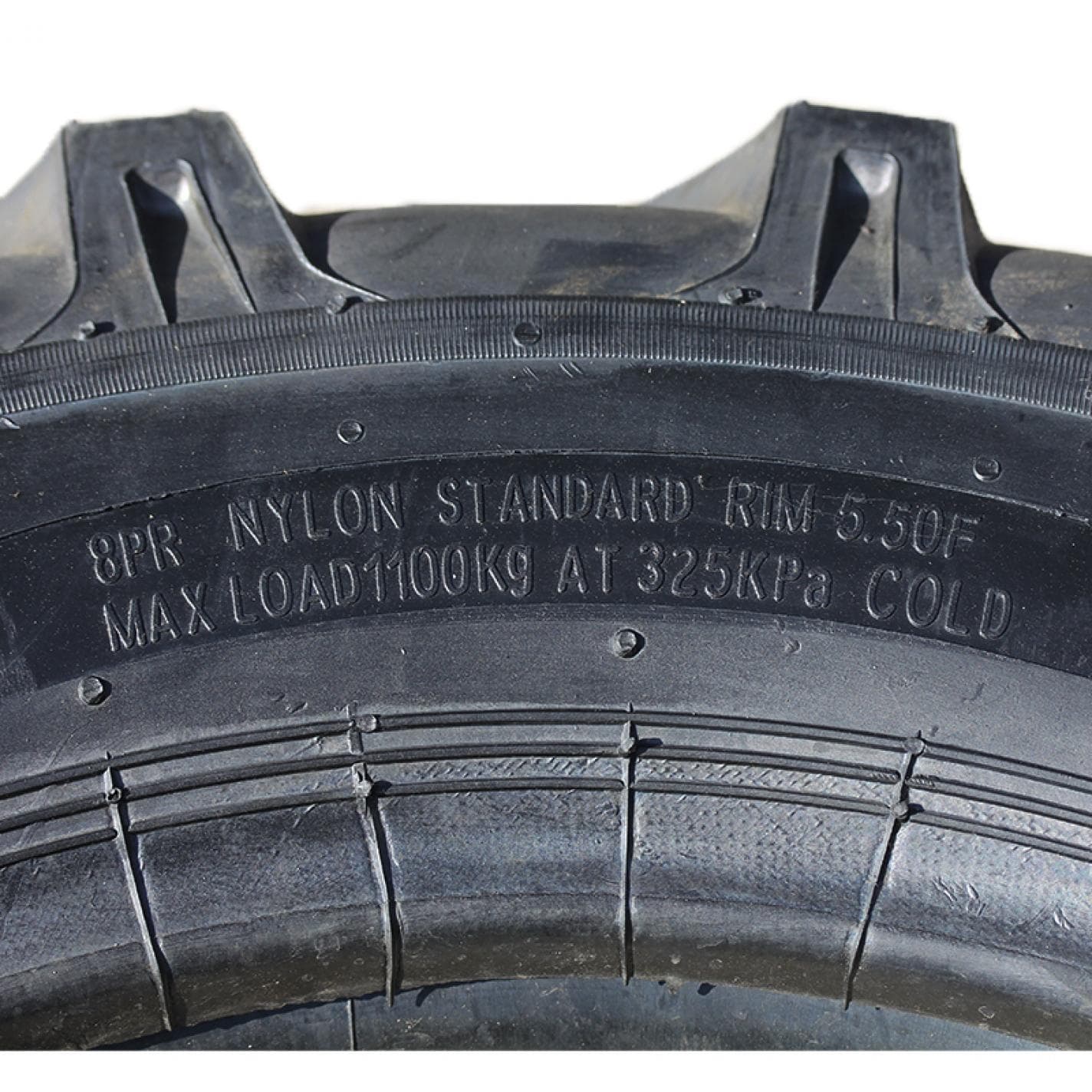 Шина 8,30 - 22 TT елочка 27 кг (с камерой) AMG